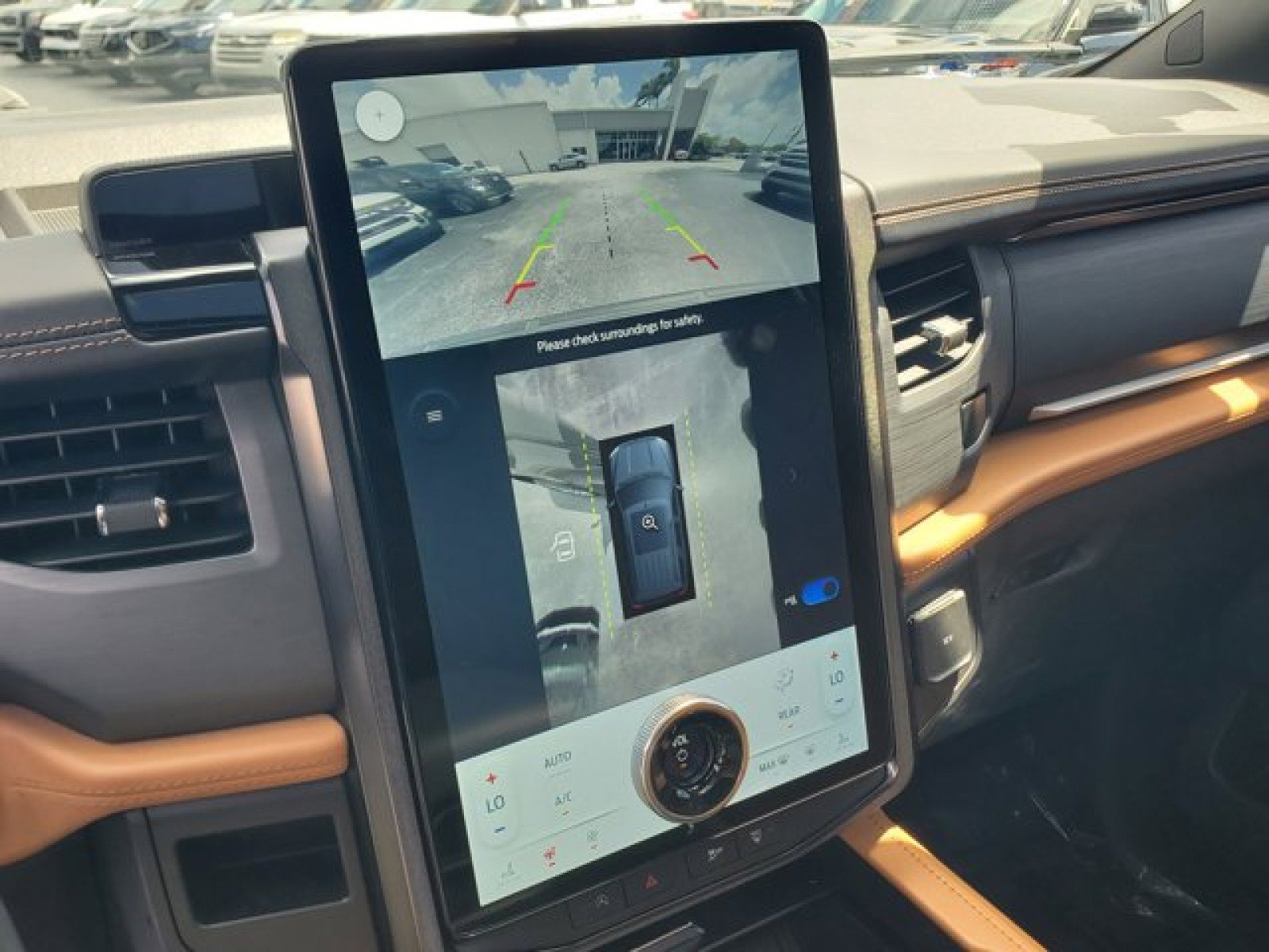 Certified 2022 Ford Expedition Max Platinum RWD image 24