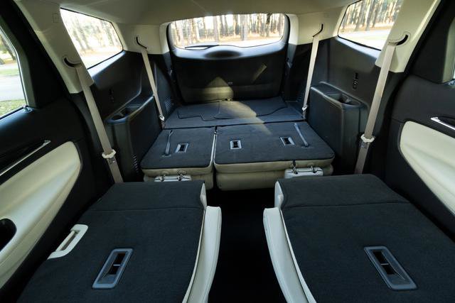 Used 2024 Buick Enclave Essence w/ Sport Touring Edition image 32