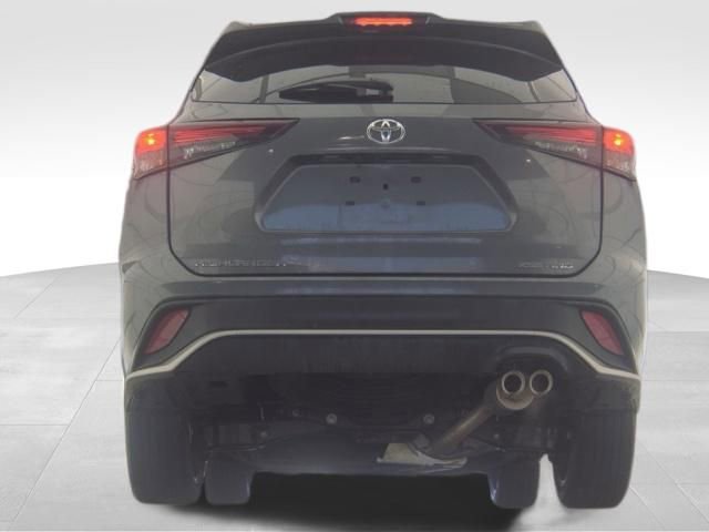 Used 2025 Toyota Highlander XSE AWD/4WD image 6