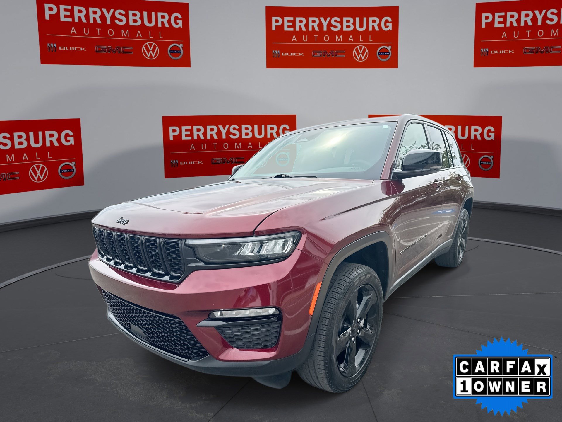 Used 2024 Jeep Grand Cherokee Limited w/ Black Appearance Package