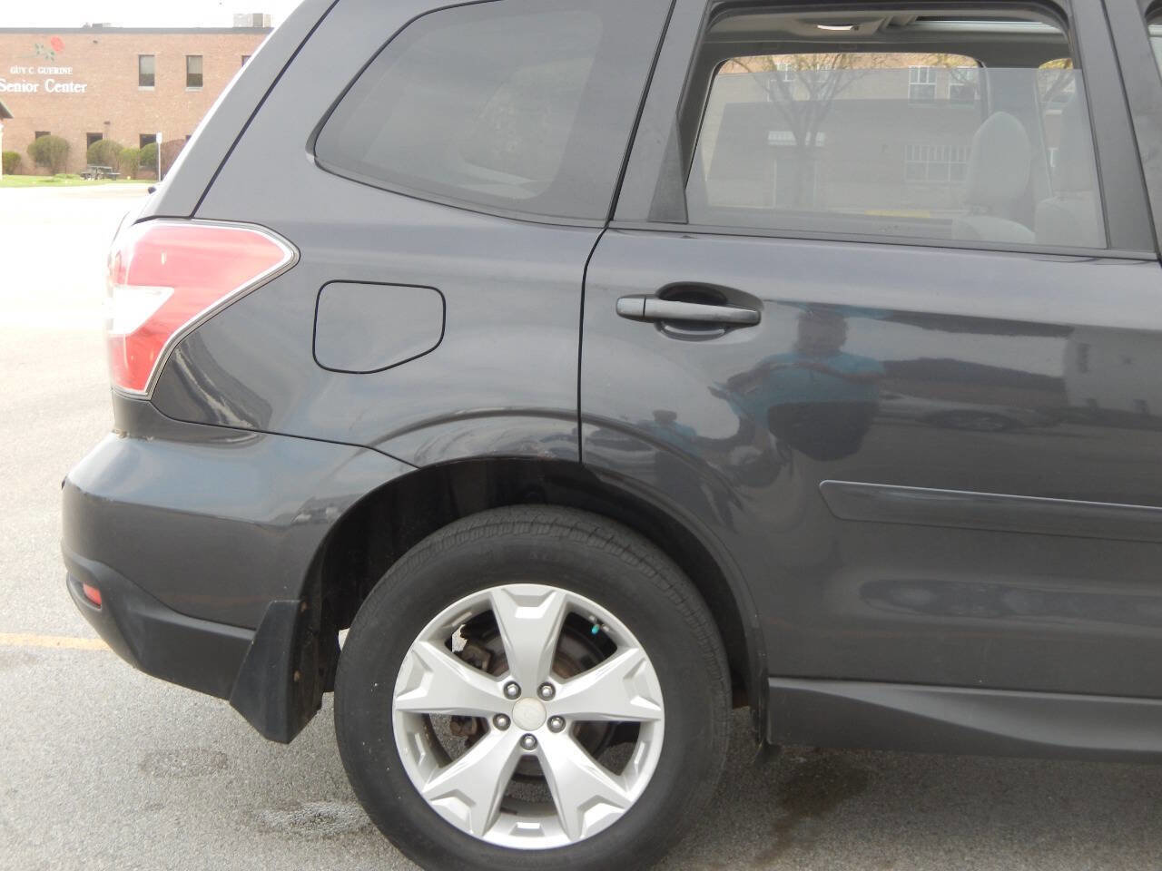 Used 2015 Subaru Forester 2.5i Premium w/ All-Weather Package AWD/4WD image 21