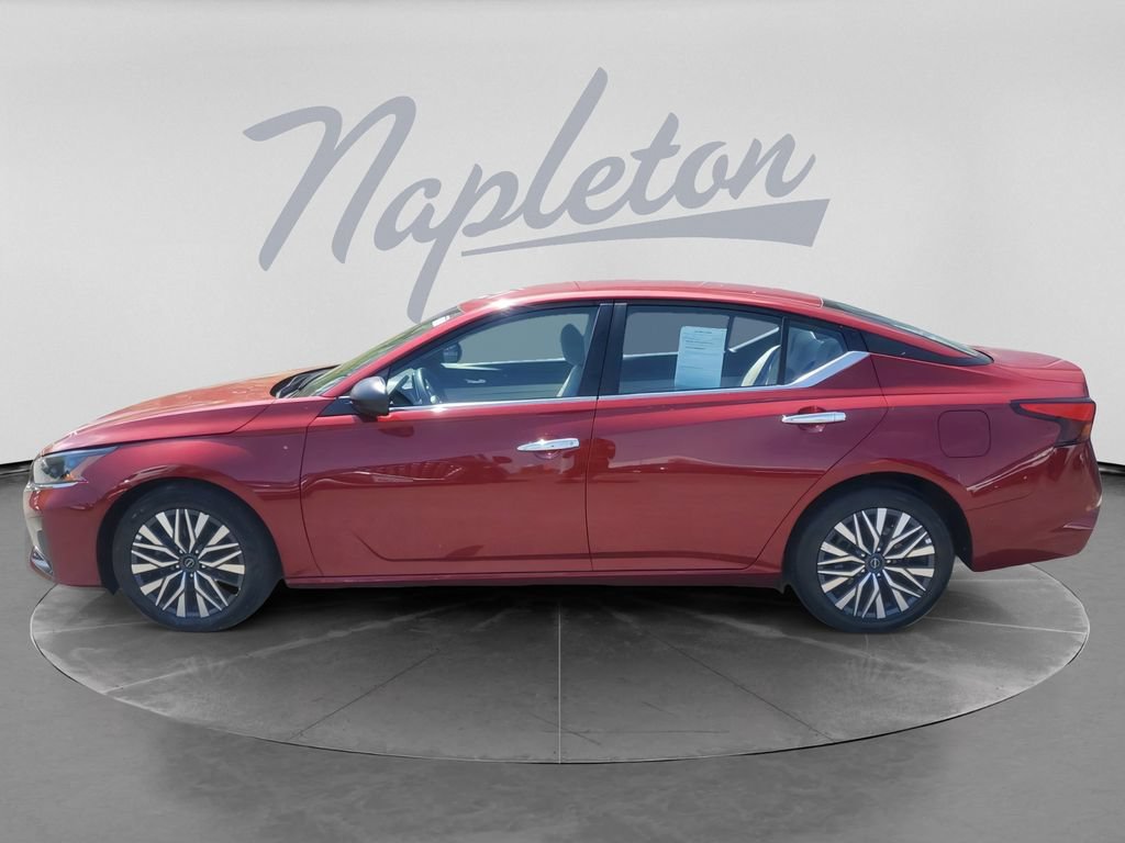 Used 2025 Nissan Altima 2.5 SV FWD image 4