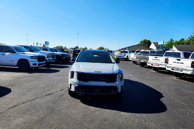 Used 2025 Kia Sorento SX AWD/4WD image 2