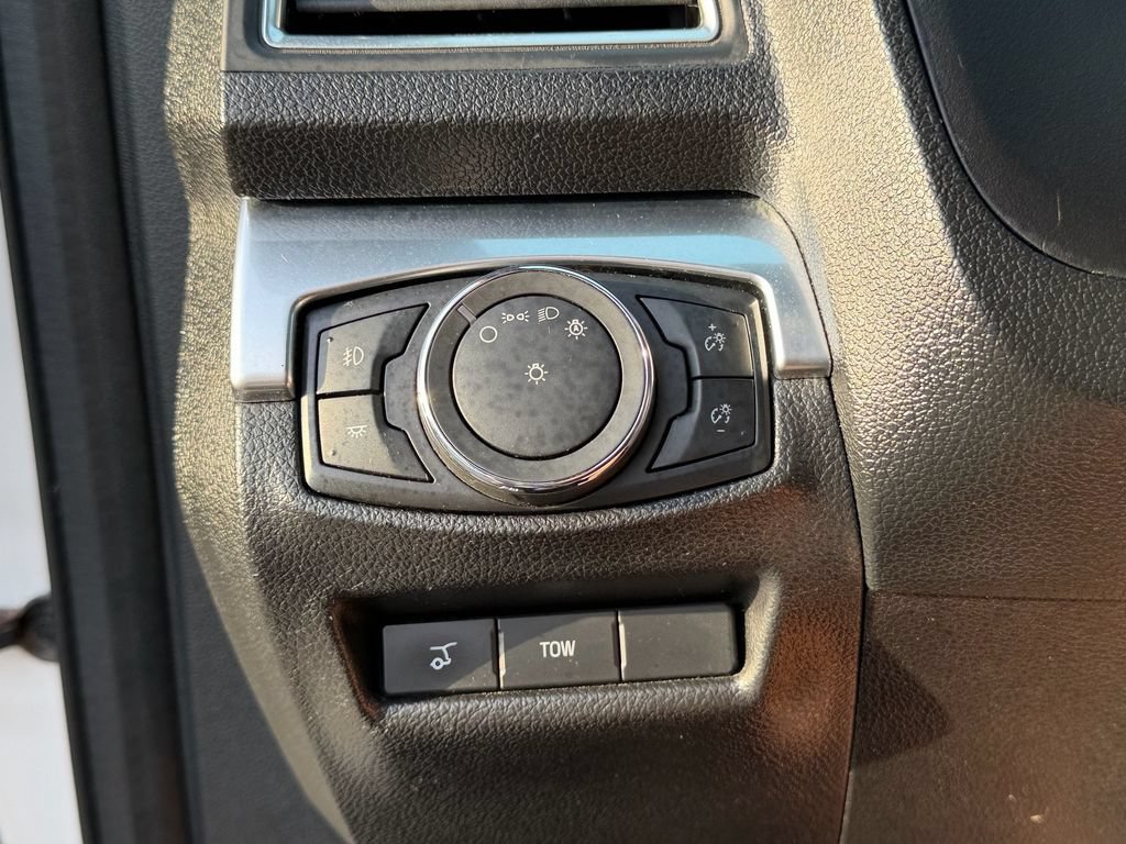 Used 2018 Ford Explorer Sport w/ Equipment Group 401A AWD/4WD image 23