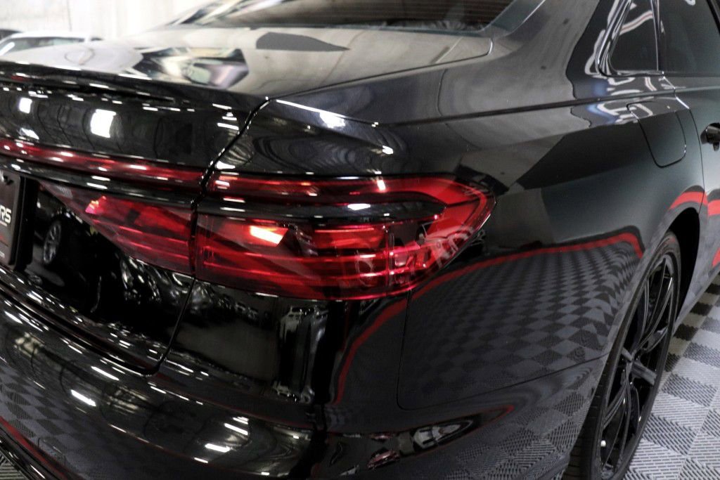 Used 2023 Audi S8 AWD/4WD image 8