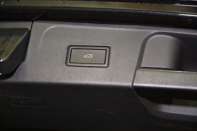 Used 2022 Volkswagen Atlas SEL Premium image 69