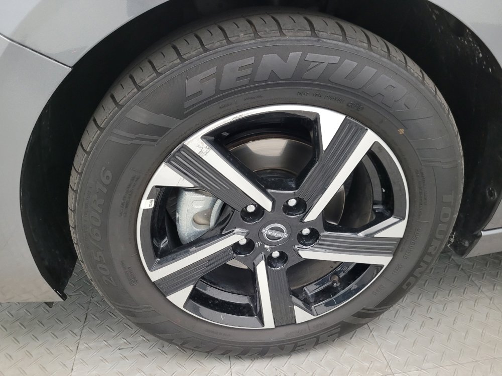 Used 2025 Nissan Sentra SV FWD image 31