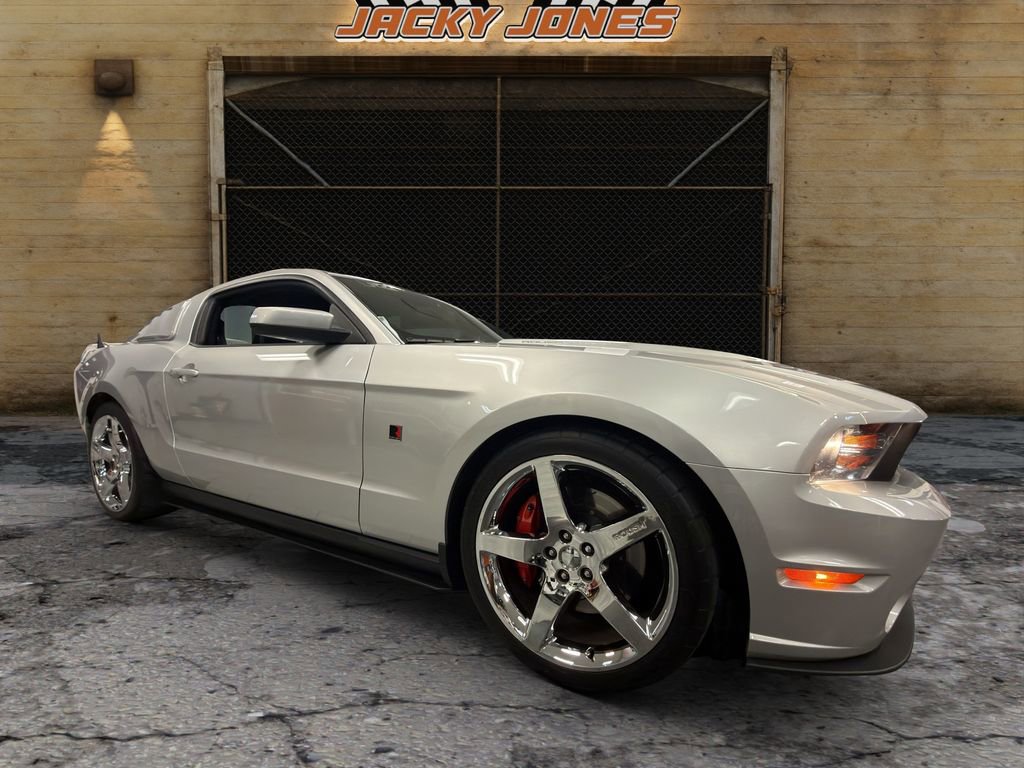 Used 2010 Ford Mustang GT Premium RWD image 12