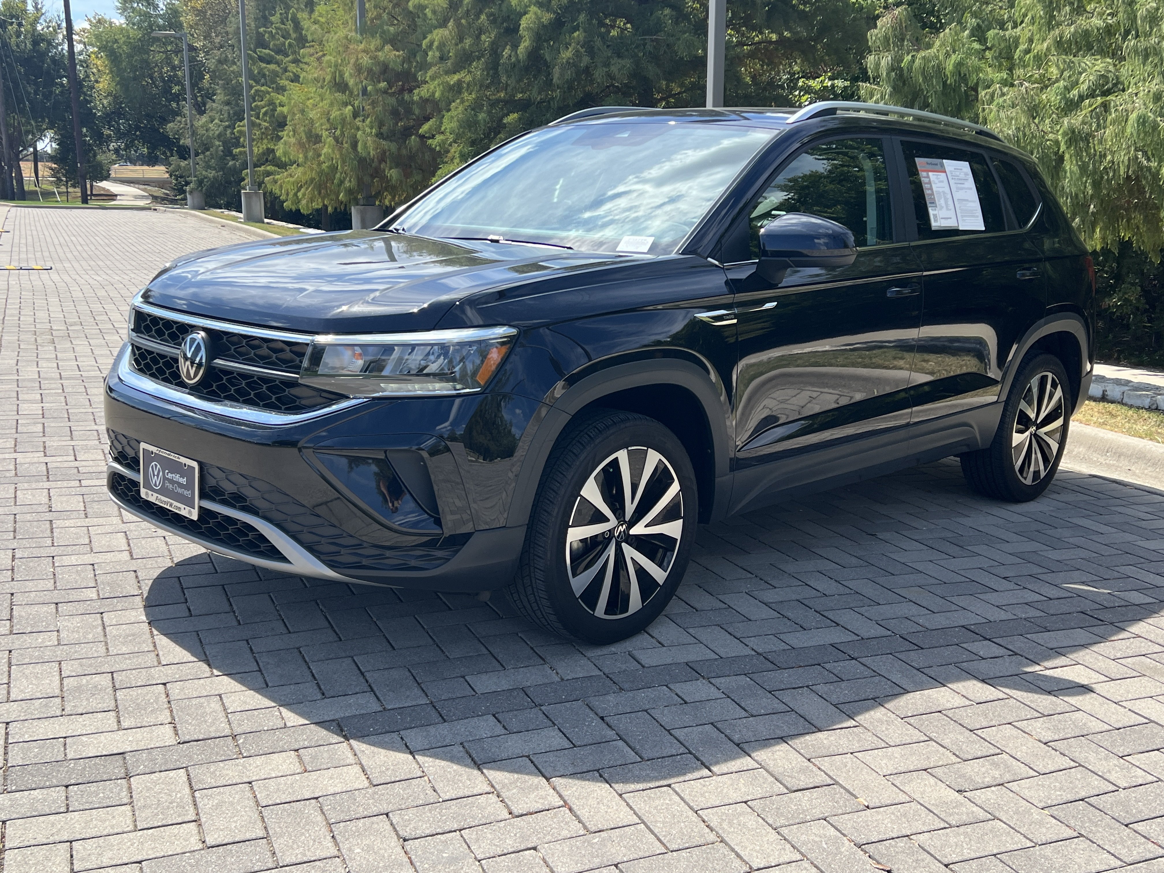 Certified 2023 Volkswagen Taos SE w/ Panoramic Sunroof Package FWD image 4