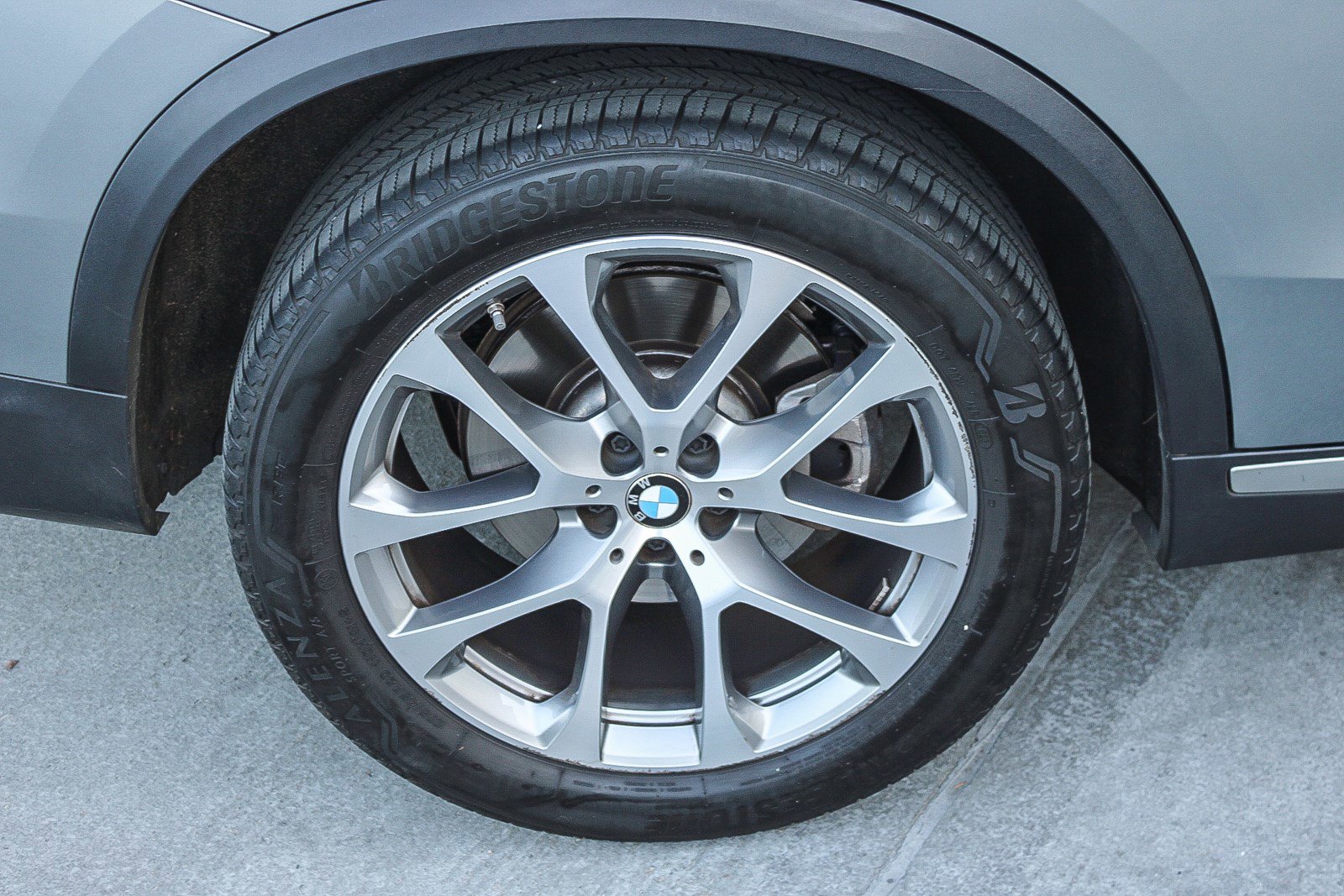 Used 2024 BMW X5 sDrive40i w/ Parking Assistance Package image 13