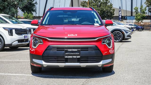 Certified 2025 Kia Niro EX FWD image 3