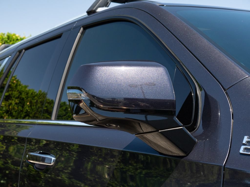 Used 2023 Chevrolet Tahoe High Country AWD/4WD image 7