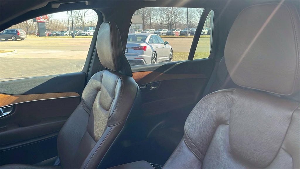 Certified 2023 Volvo XC90 B5 Plus w/ Protection Package image 11
