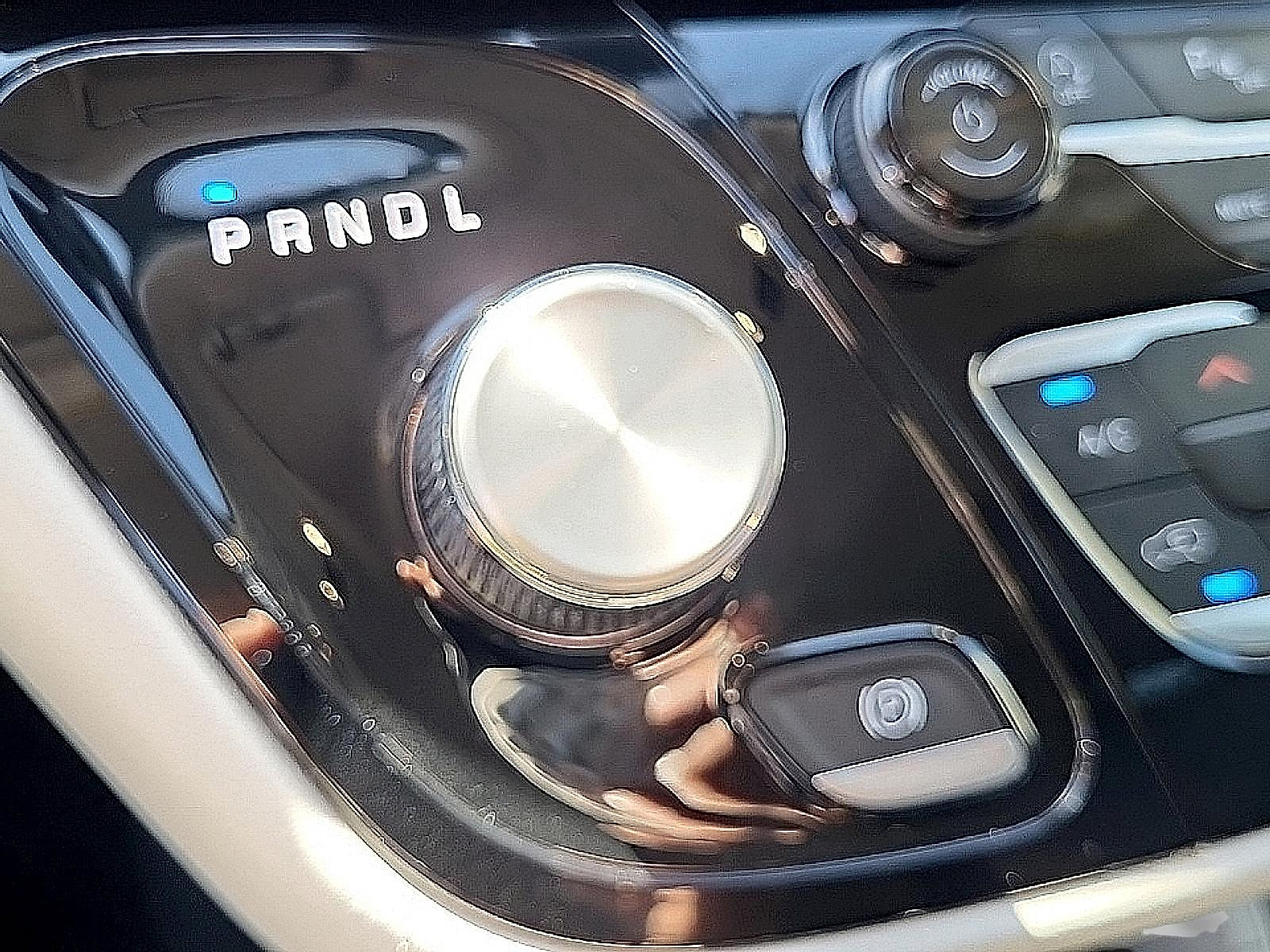 Used 2024 Chrysler Pacifica Touring-L FWD image 24