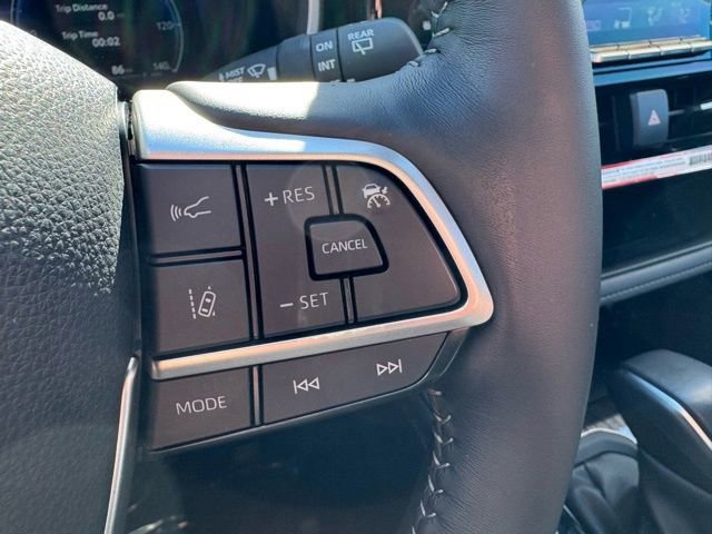 Certified 2025 Toyota Highlander Limited image 30