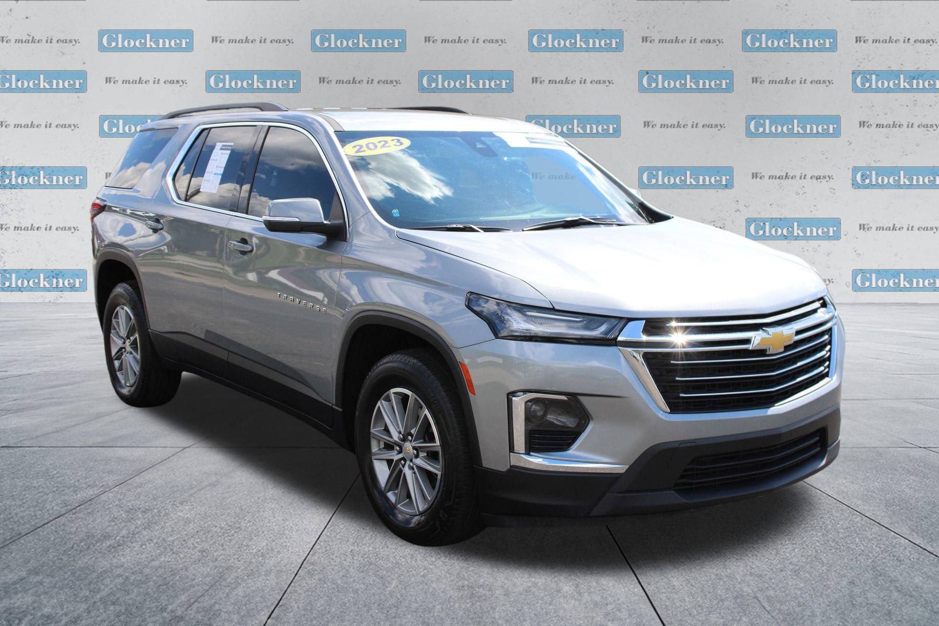 Used 2023 Chevrolet Traverse LT FWD image 3