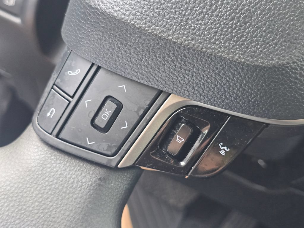 Used 2025 Toyota Camry LE FWD image 25