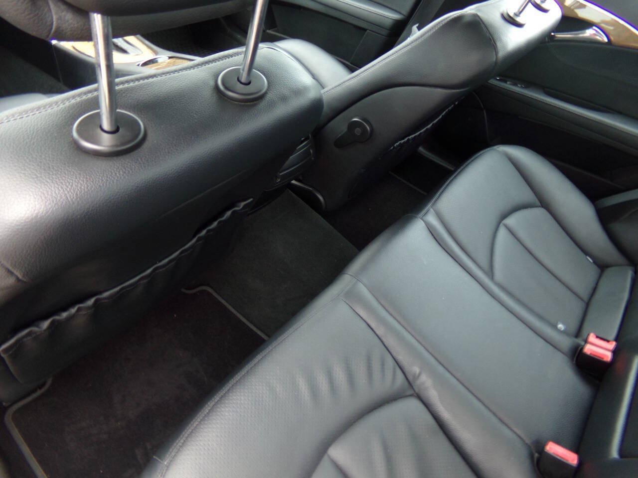 Used 2008 Mercedes-Benz E 350 4MATIC Sedan image 15