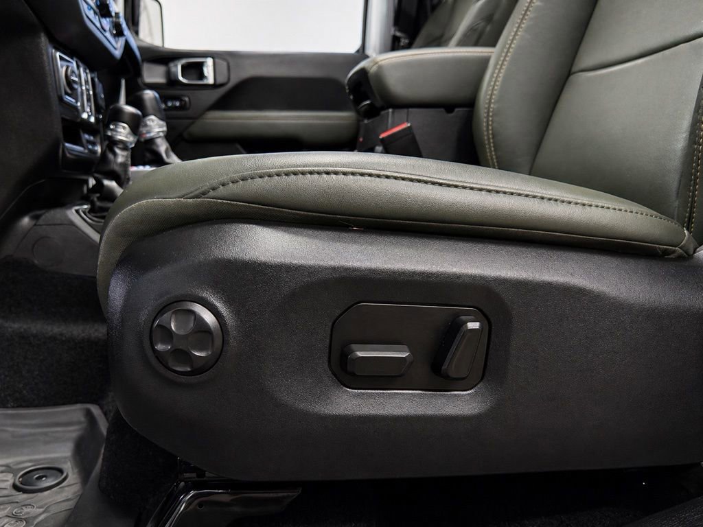 Used 2024 Jeep Wrangler High Altitude AWD/4WD image 36