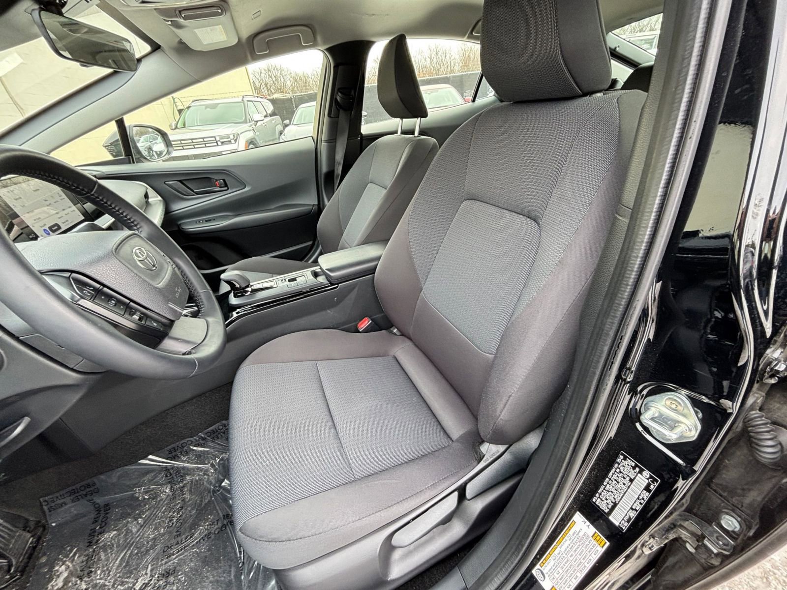 Used 2025 Toyota Prius LE image 34