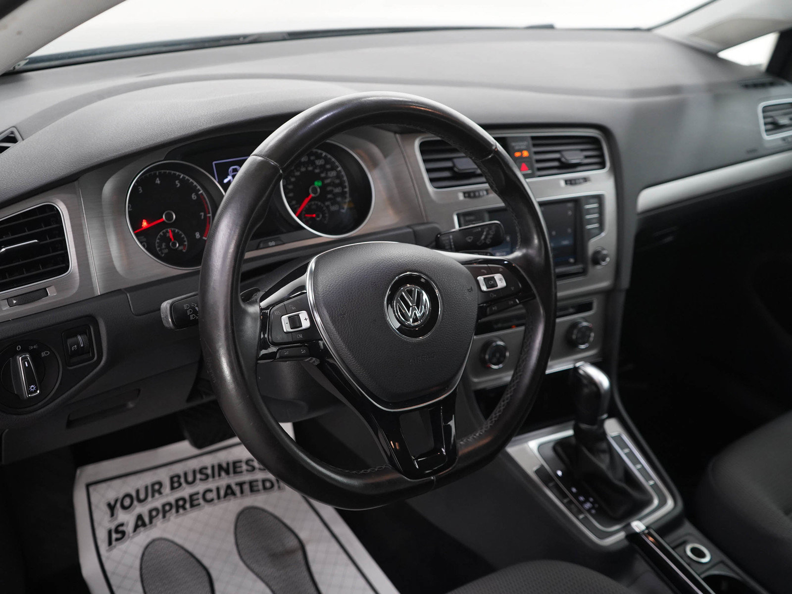 Used 2017 Volkswagen Golf S AWD/4WD image 19