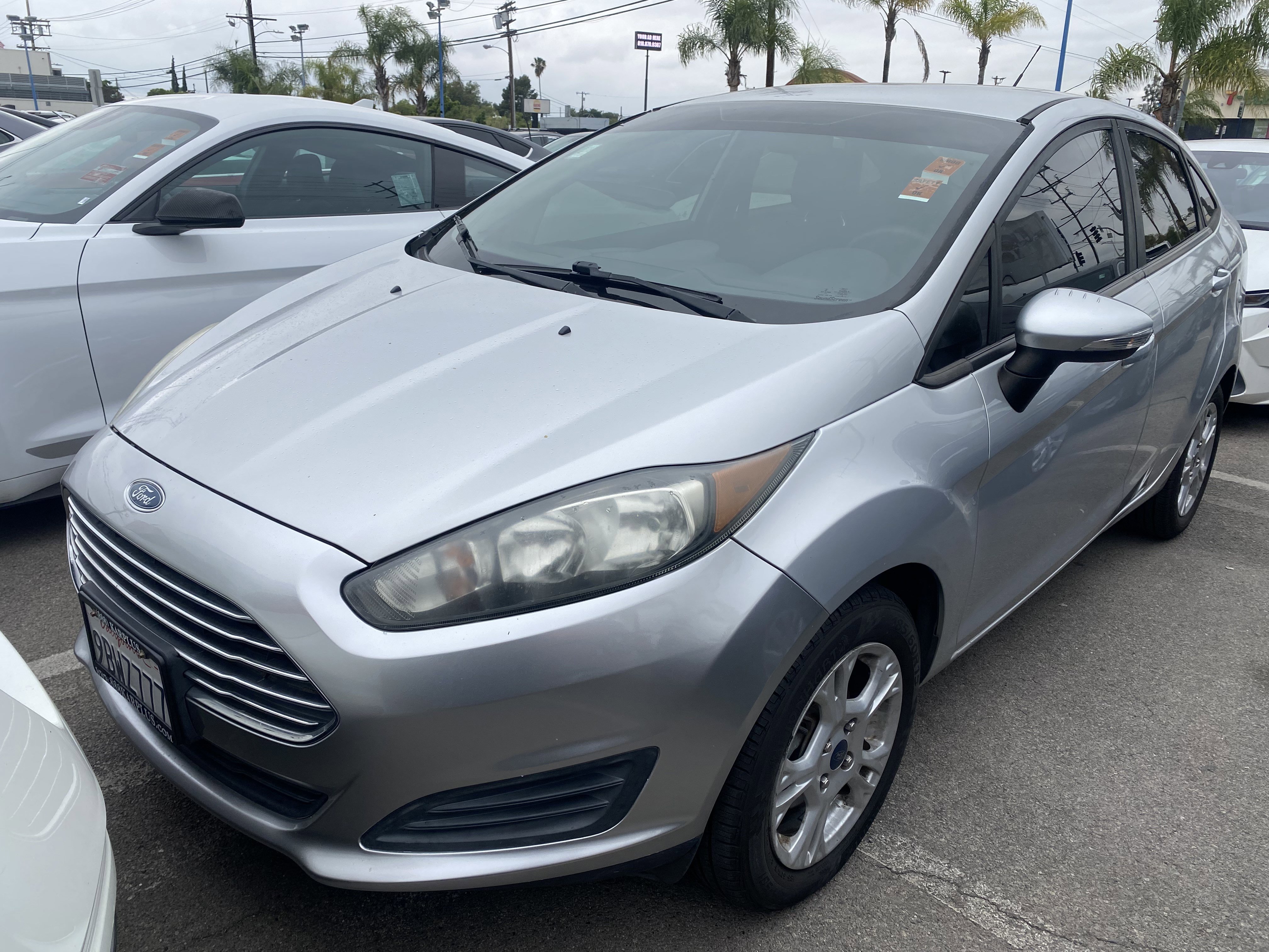 Used 2016 Ford Fiesta SE FWD image 2
