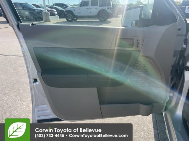 Used 2010 Ford Focus SE FWD image 18