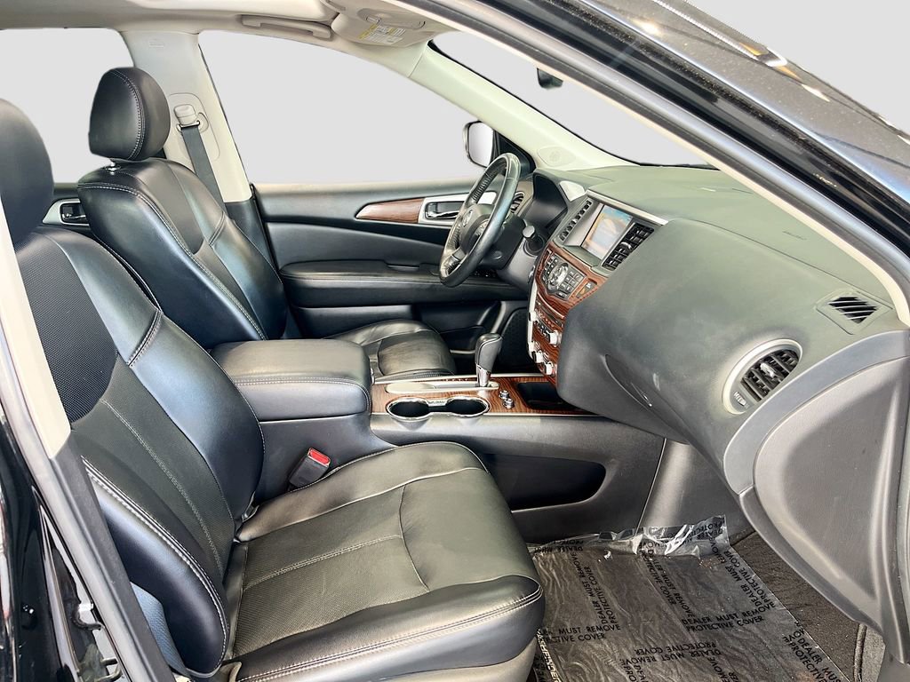 Used 2020 Nissan Pathfinder Platinum FWD image 29