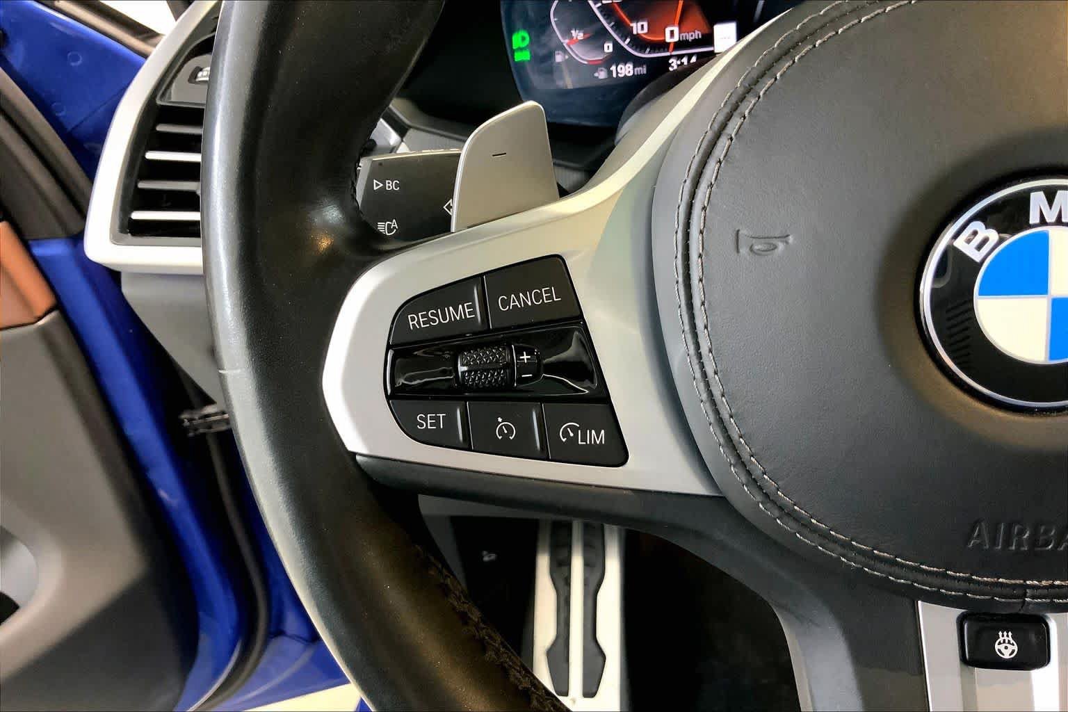 Used 2020 BMW X6 M50i w/ Premium Package AWD/4WD image 23