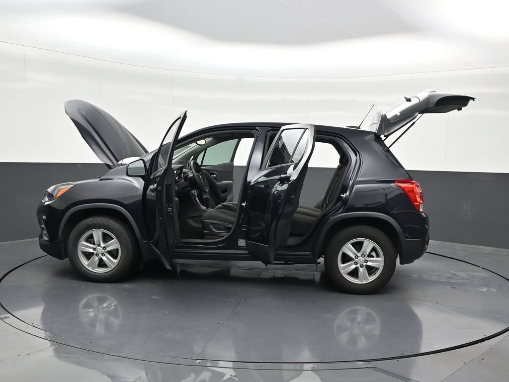 Used 2022 Chevrolet Trax LS AWD/4WD image 33