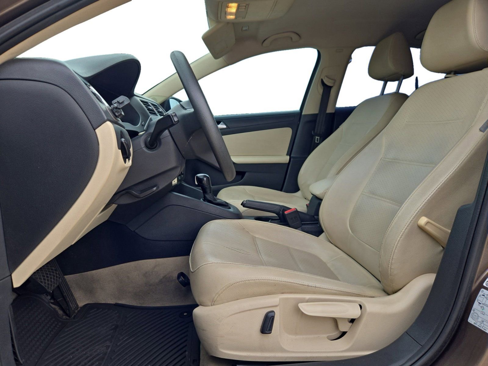 Used 2014 Volkswagen Jetta SE FWD image 12