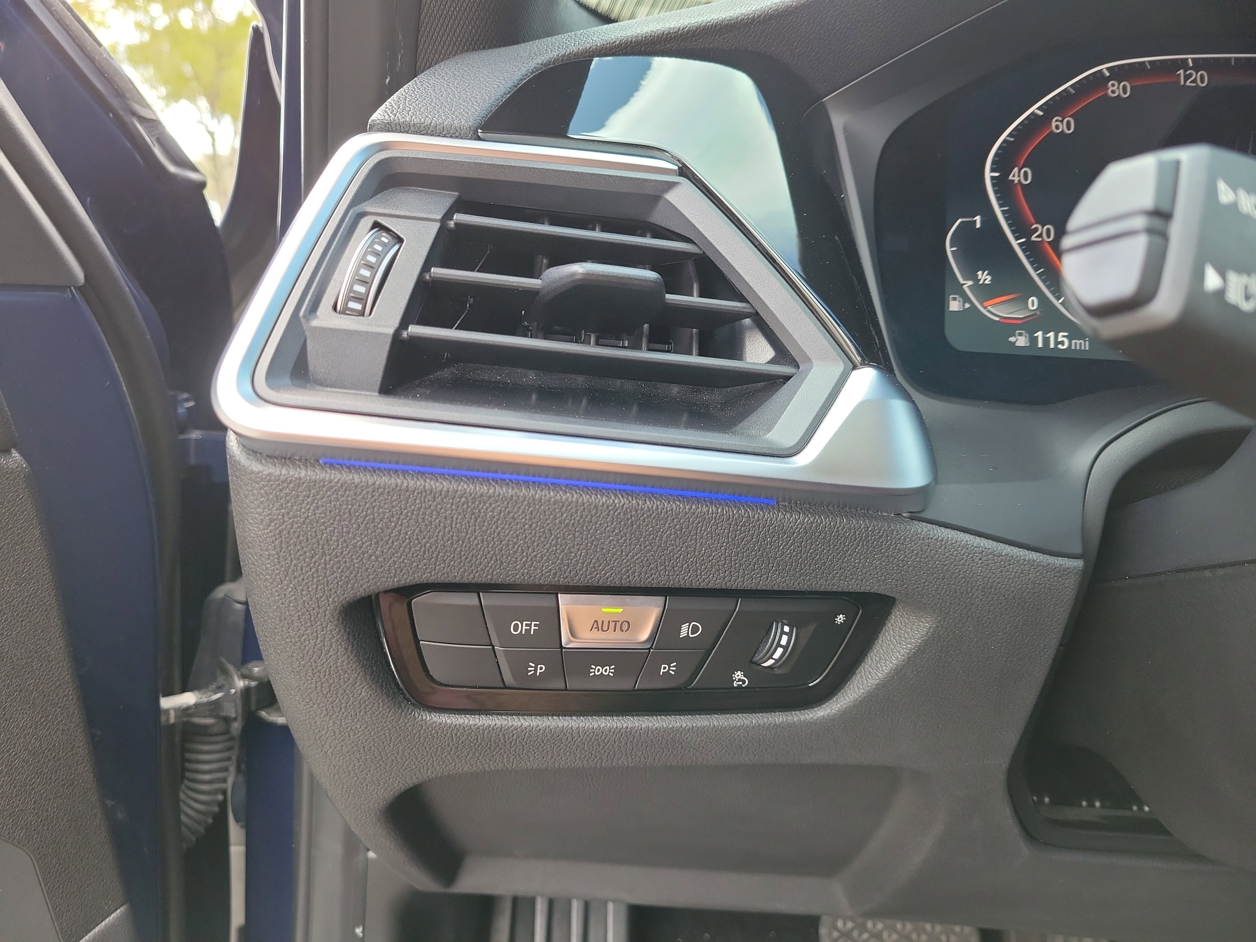 Used 2022 BMW 330i Sedan w/ Driving Assistance Package image 18