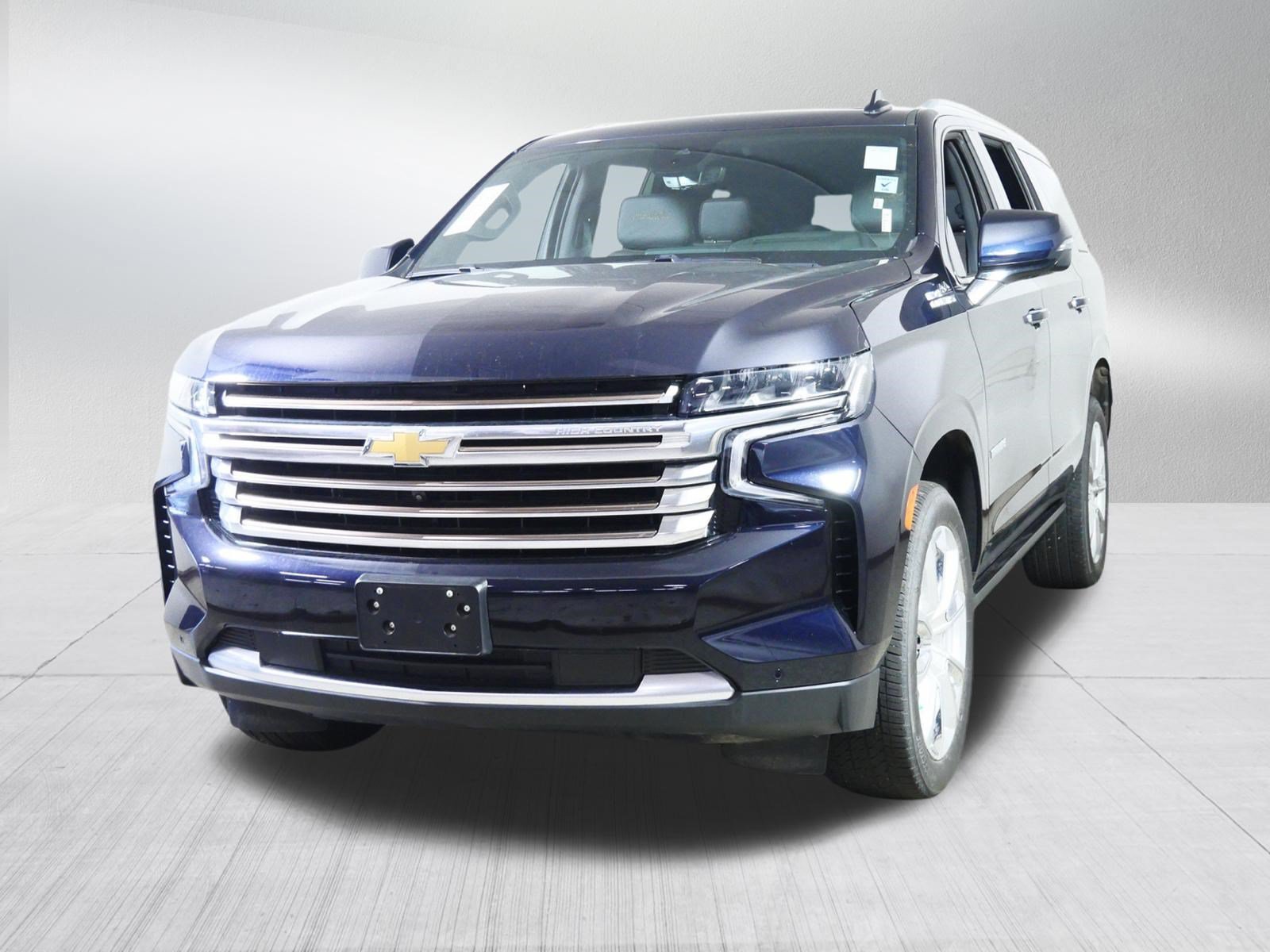 Used 2024 Chevrolet Tahoe High Country AWD/4WD image 3