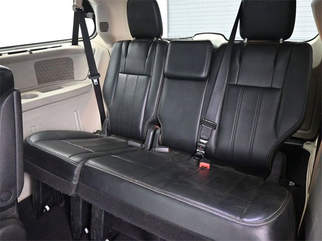 Used 2011 Chrysler Town & Country Touring-L w/ Entertainment Group #2 image 25