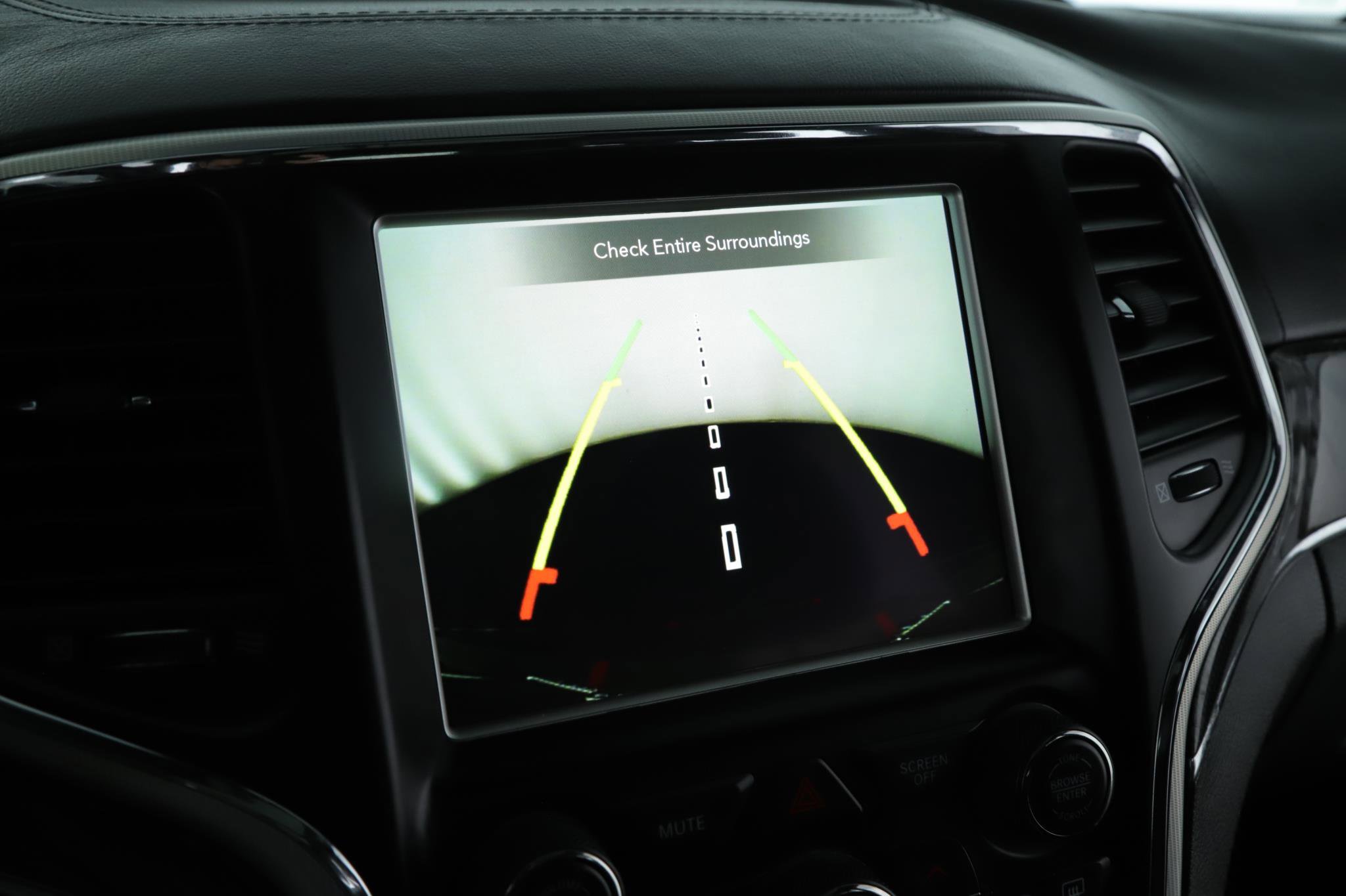 Used 2018 Jeep Grand Cherokee SRT image 14