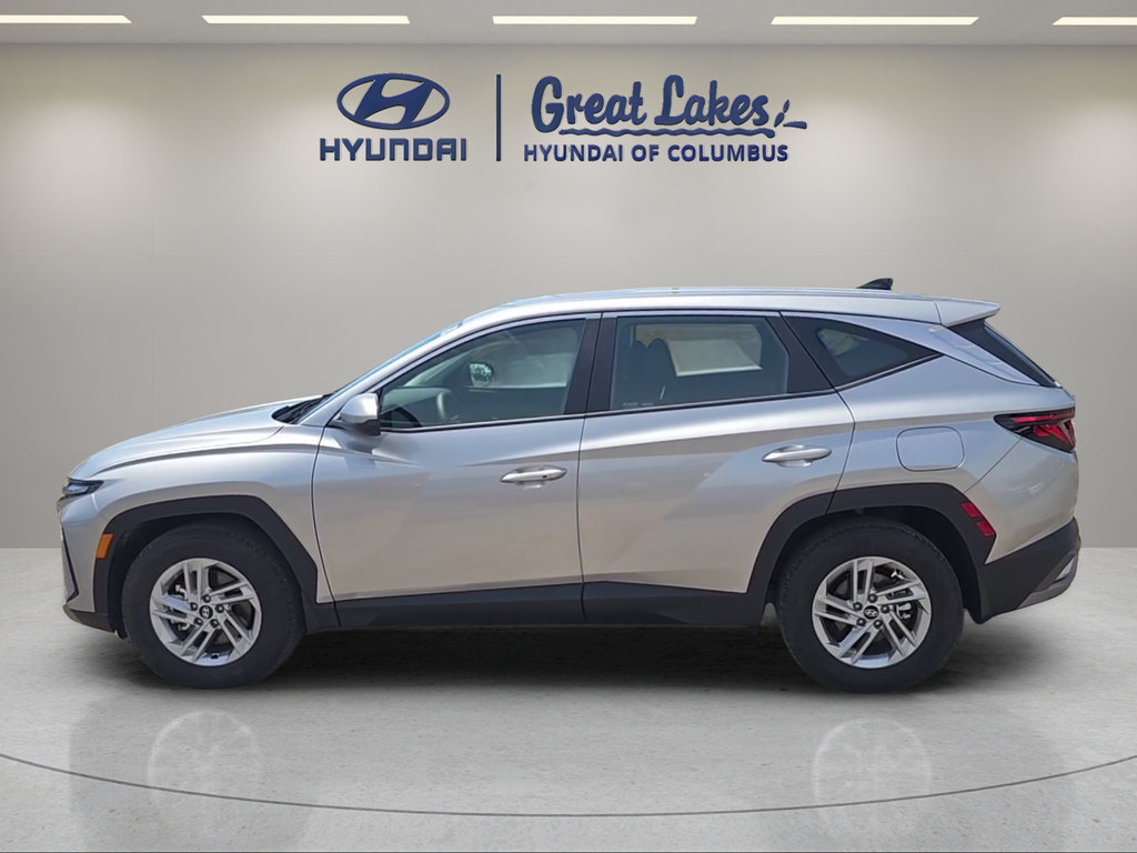 Certified 2025 Hyundai Tucson SE FWD image 2