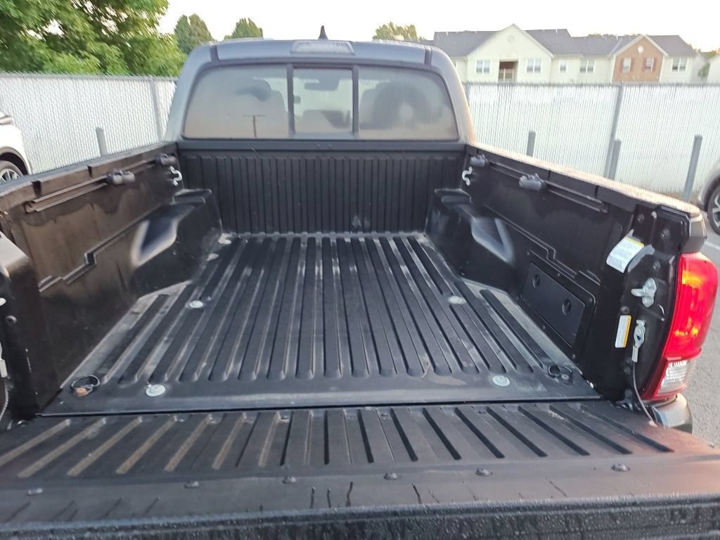 Used 2021 Toyota Tacoma SR AWD/4WD image 5