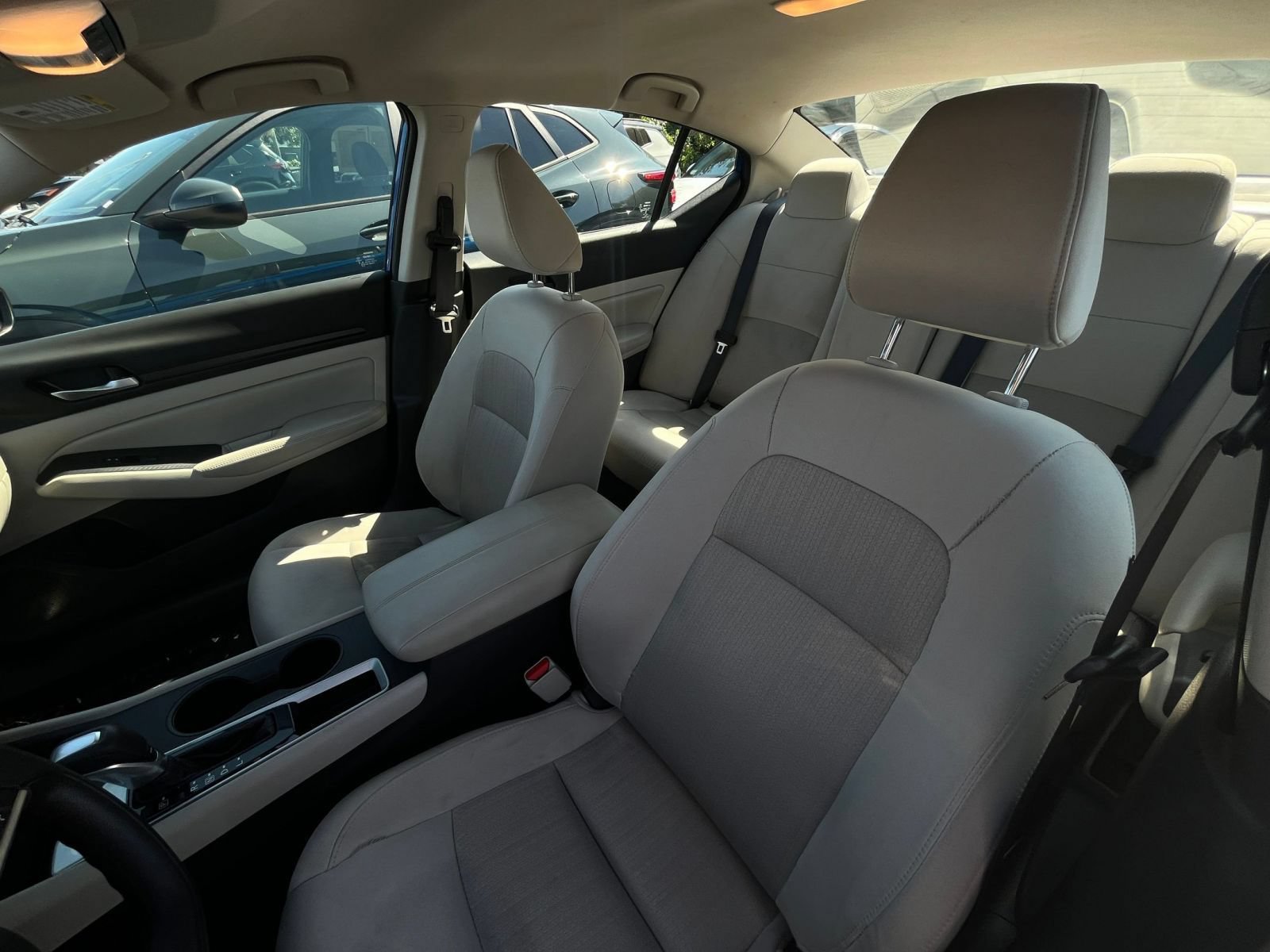Used 2025 Nissan Altima 2.5 SV FWD image 37