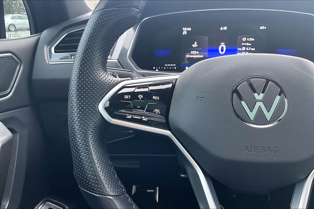 Used 2024 Volkswagen Tiguan SE R-Line image 18