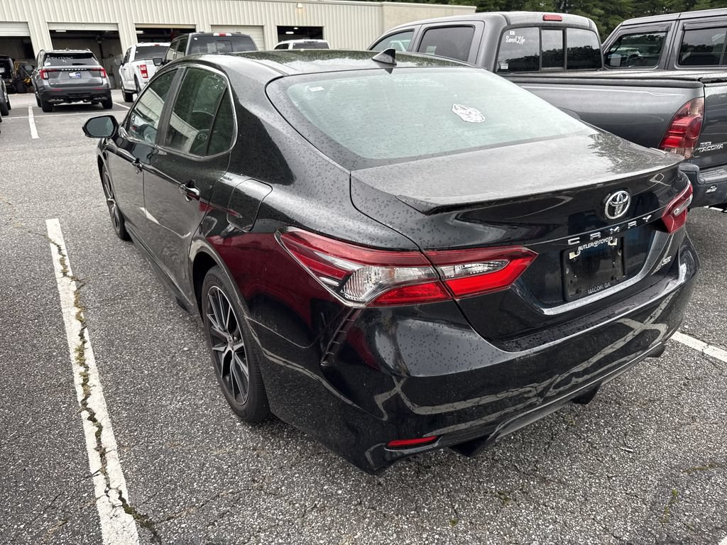 Used 2022 Toyota Camry SE FWD image 11