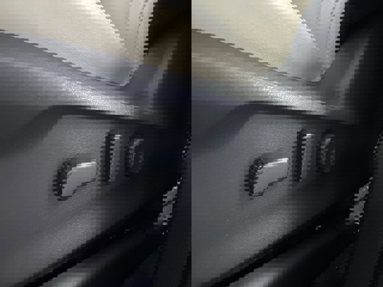 Used 2021 Subaru Ascent Limited w/ Technology Package image 13