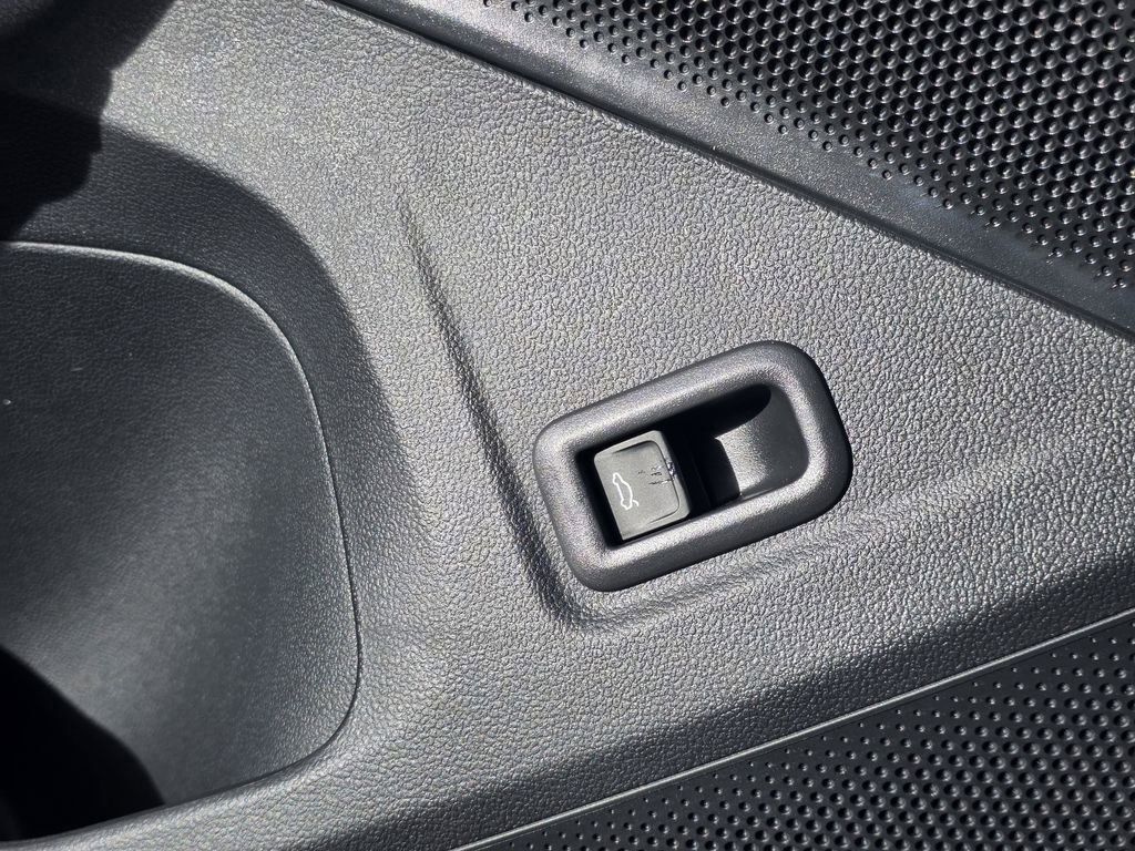 New 2026 Volkswagen Tiguan SE R-Line image 6