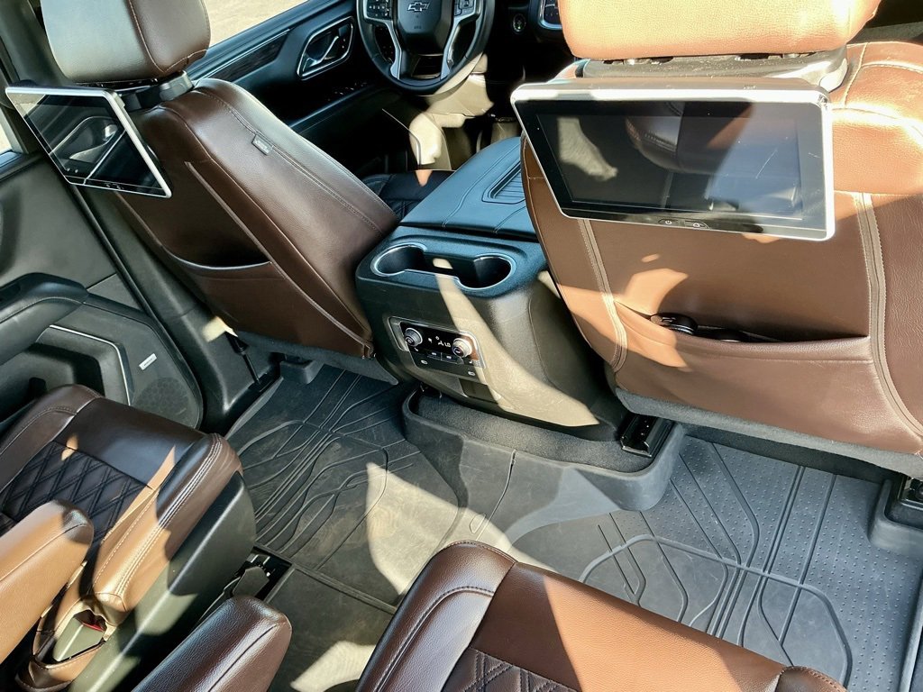 Used 2023 Chevrolet Suburban Z71 w/ Luxury Package image 26