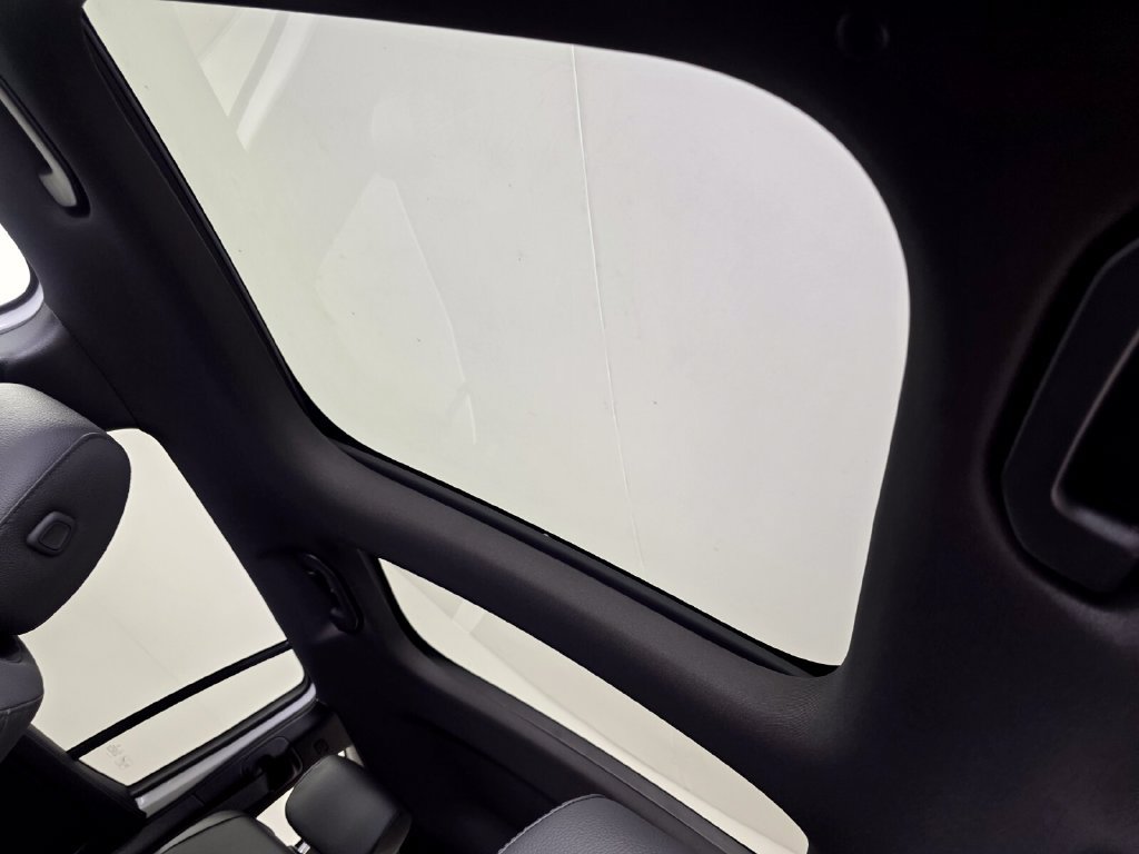 New 2026 Mercedes-Benz GLB 250 image 9
