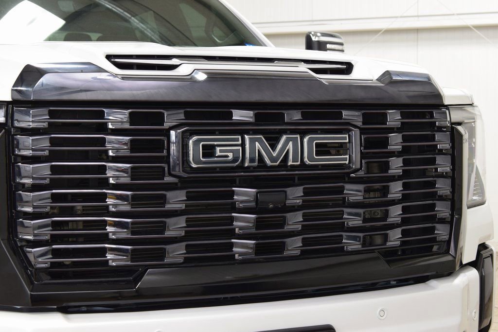 Used 2024 GMC Sierra 2500 Denali Ultimate image 11