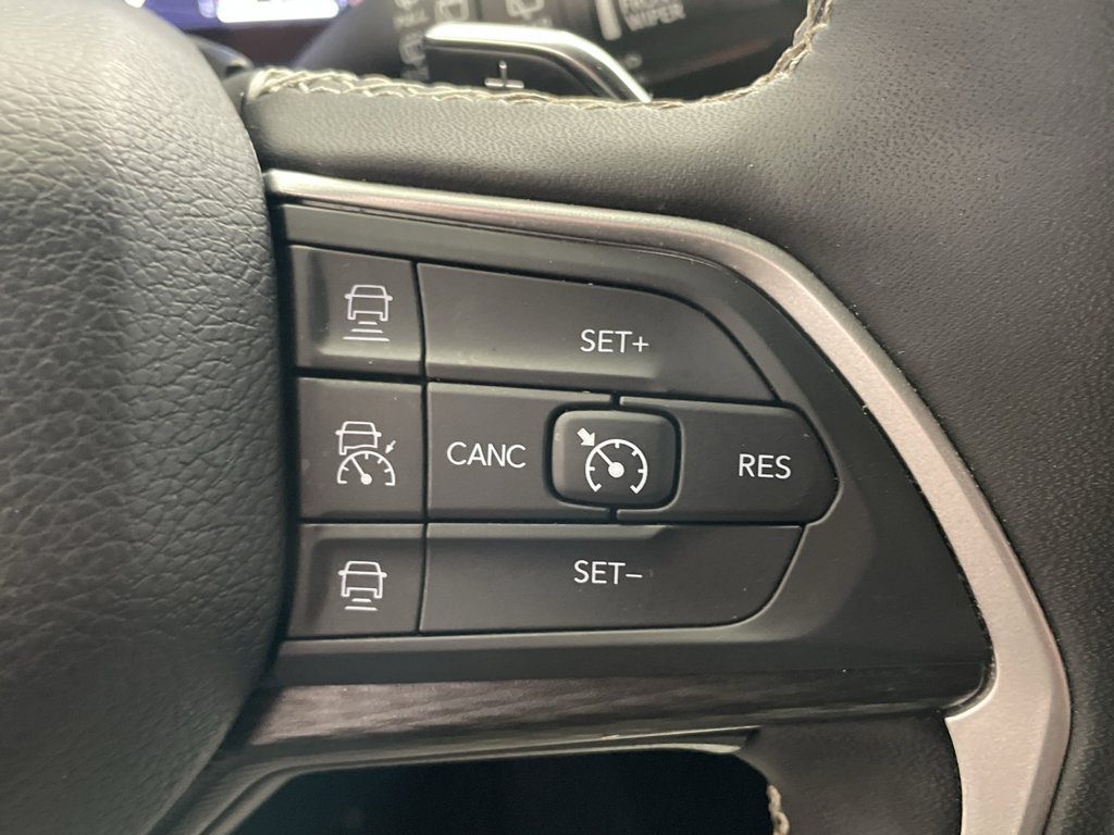 Used 2024 Jeep Grand Cherokee Altitude image 15