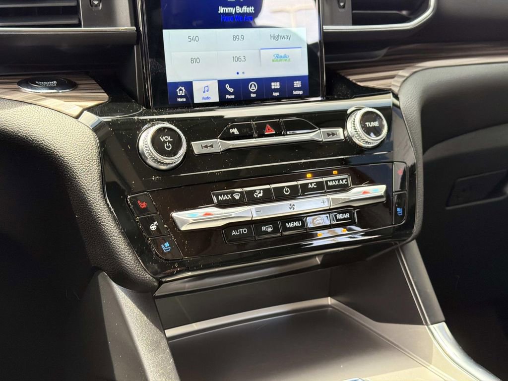 Used 2023 Ford Explorer Limited w/ Limited Technology Package image 14