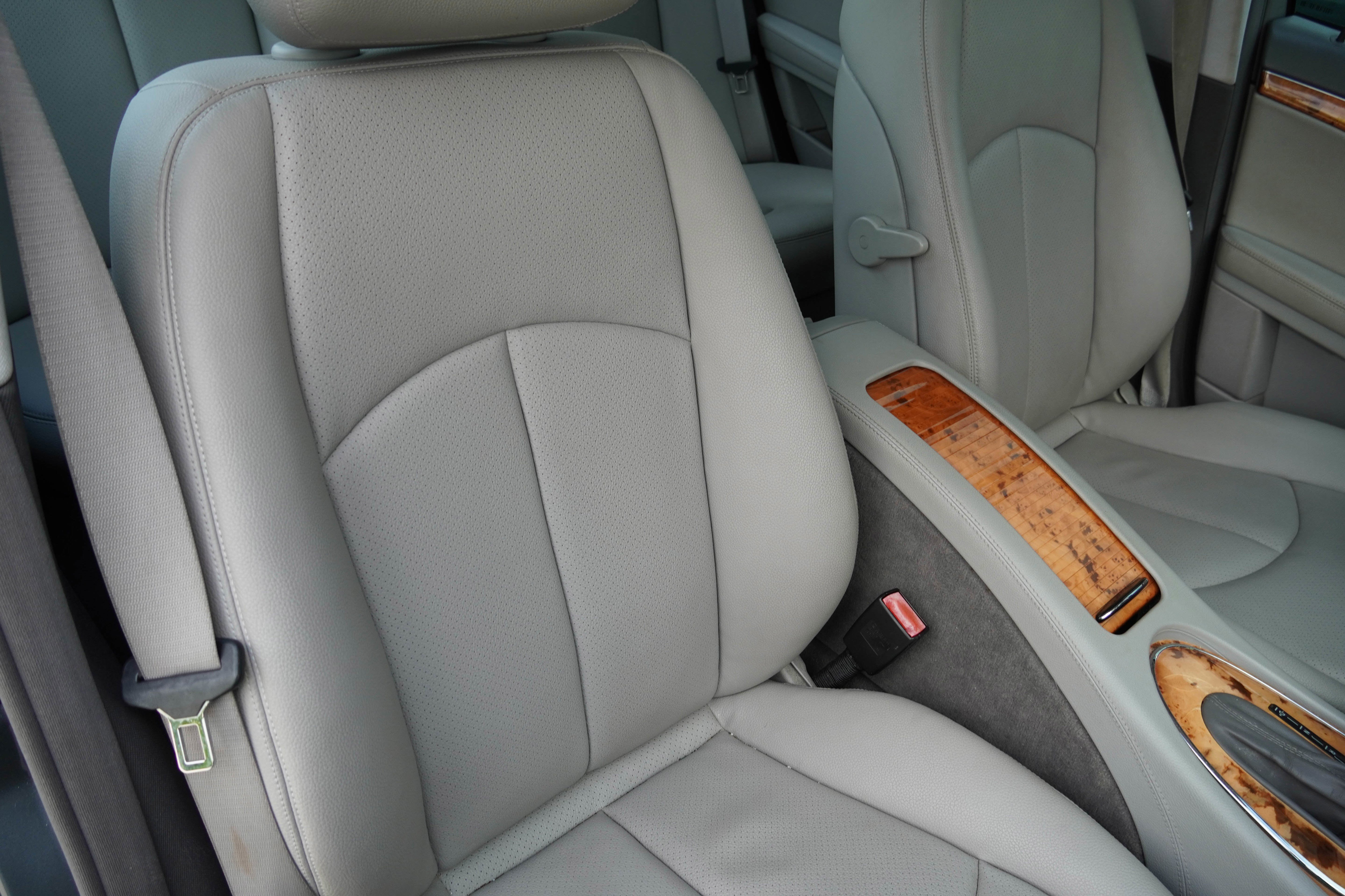 Used 2008 Mercedes-Benz E 350 4MATIC Sedan image 13