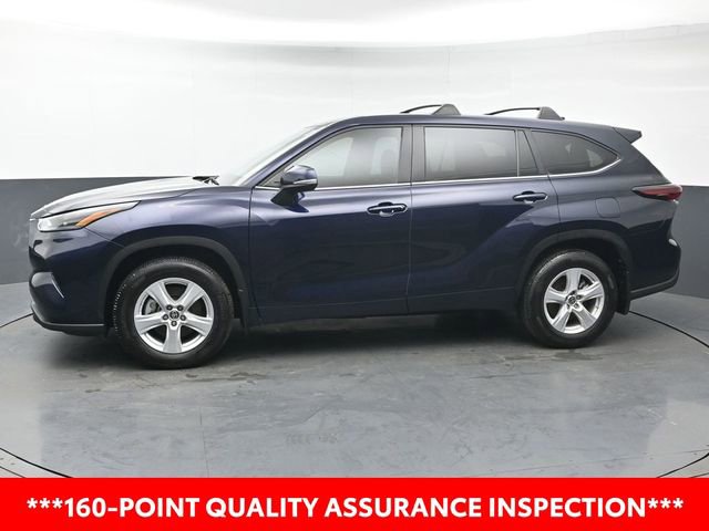 Used 2024 Toyota Highlander LE image 2