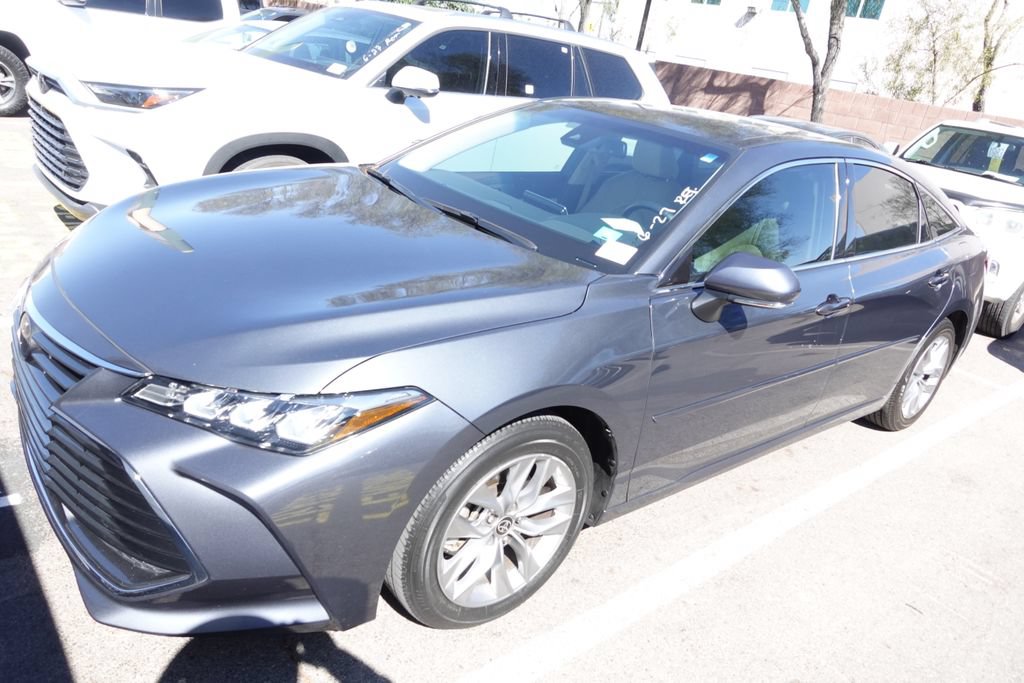 Used 2022 Toyota Avalon XLE w/ Carpet Mat Package (TMS)